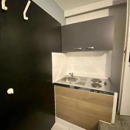 Moji Sieversstrasse Hotell